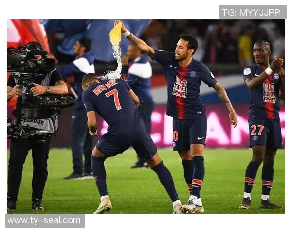 尼姆与洛里昂历史交锋回顾及球队发展历程探讨 尼姆与洛里昂历史交锋回顾及球队发展历程探讨